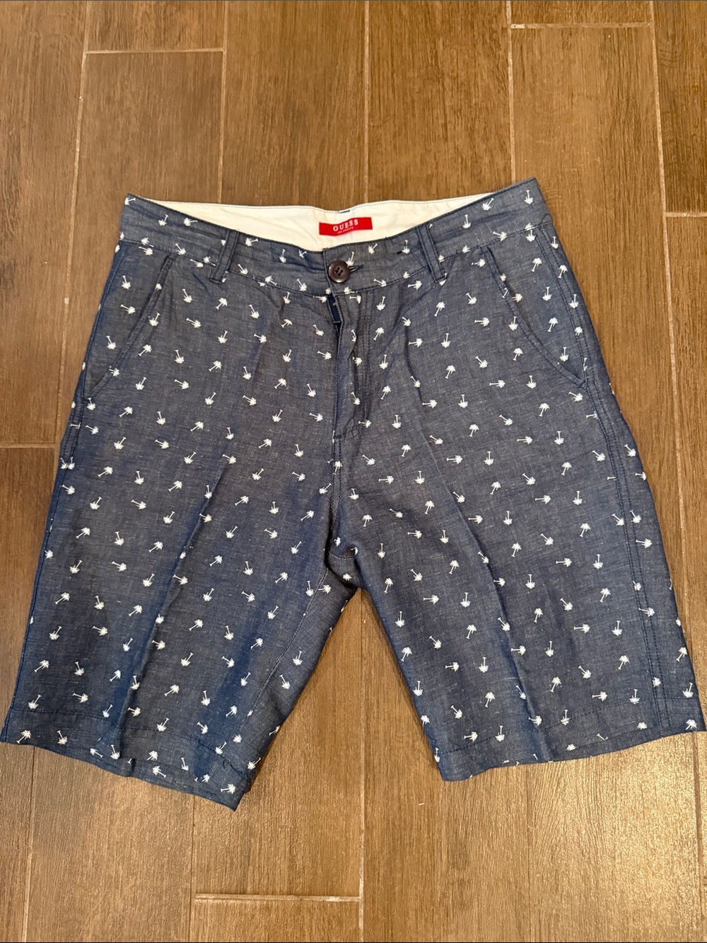 BRAND NEW! GUESS Men's Navy Shorts with White Palm Print